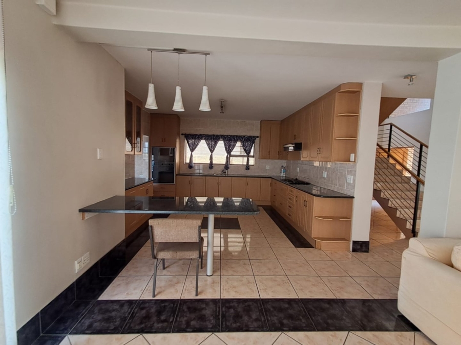 4 Bedroom Property for Sale in Roylglen Gardens Northern Cape